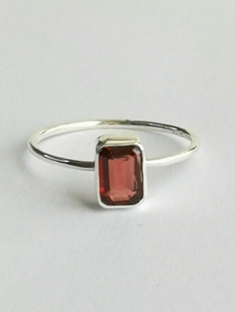 Garnet  Ring Sterling Silver Size 8 🆕